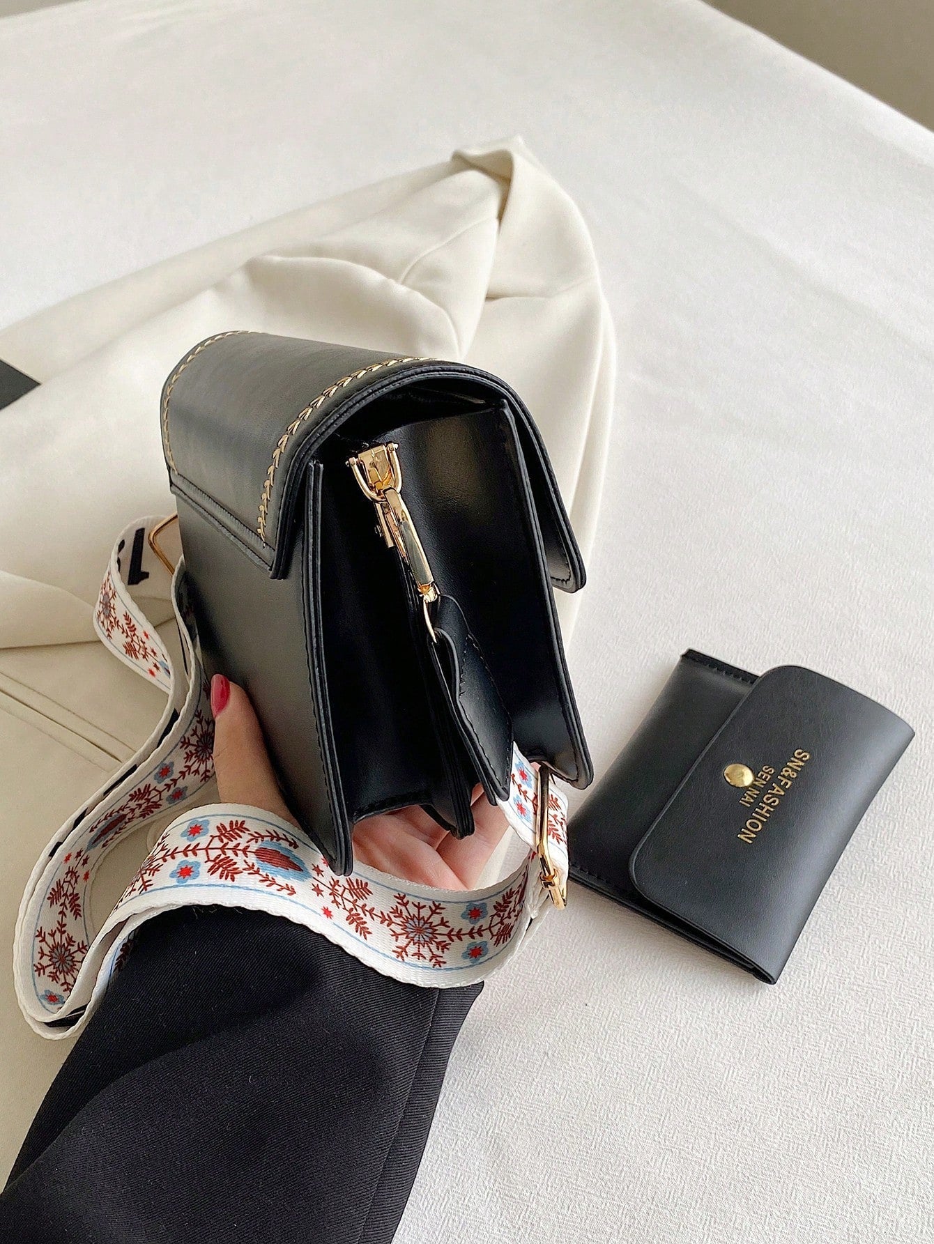 Versatile new crossbody bag - Negative Apparel