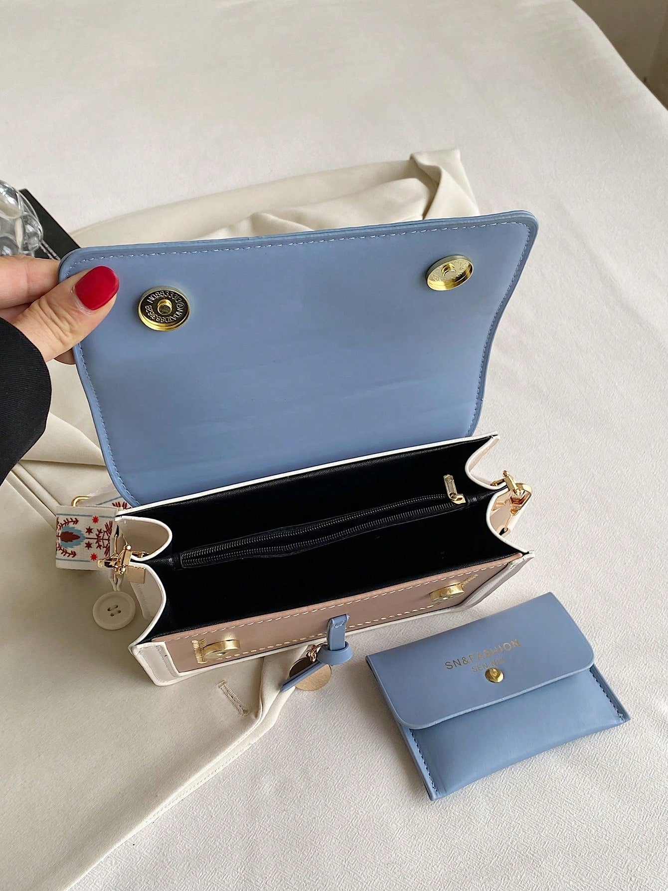 Versatile new crossbody bag - Negative Apparel